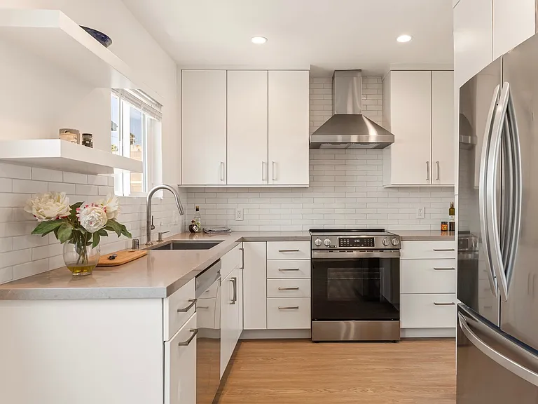 117 Strand St #7 — Photo 6
