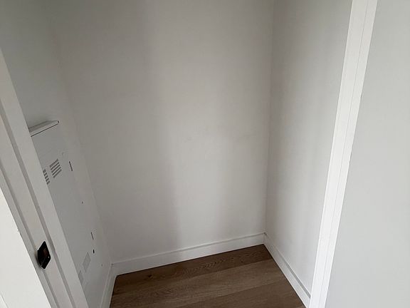 5th image of 484 Market St #404