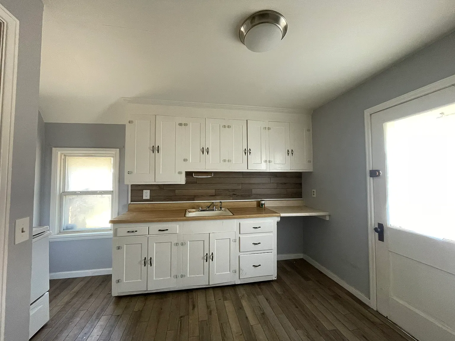 1 bed, $995 — Photo 1