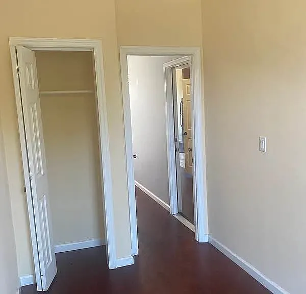 544 Franklin Ave #3 — Photo 9