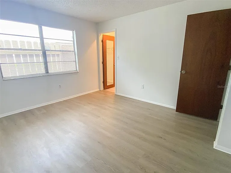 2242 Pinewood Villas Dr — Photo 17