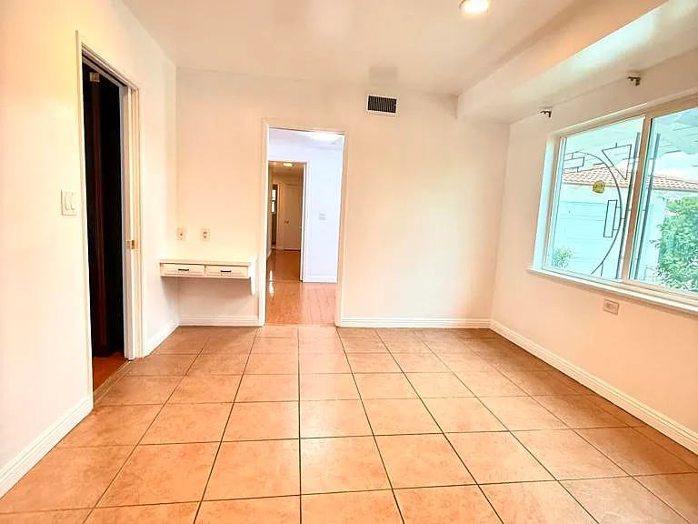 1126 Louise Ave — Photo 11