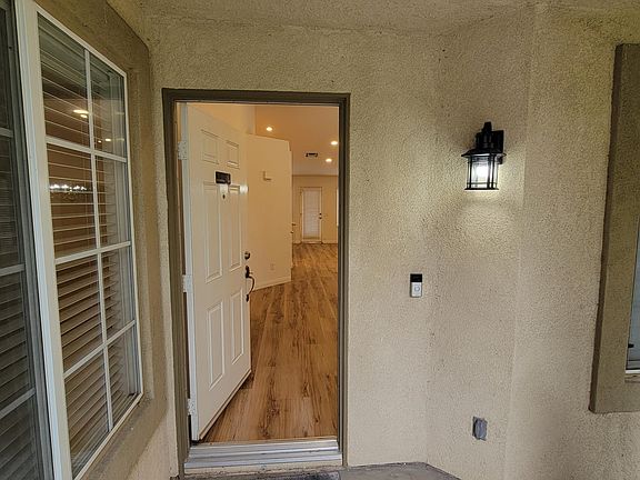 3rd image of 15885 Jackson Dr