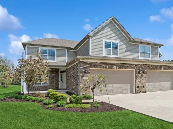 2757 Nicole Cir, Aurora, IL 60502