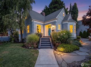 7702 Sunnyside Ave N, Seattle, WA 98103