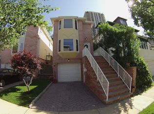 18 77th St, North Bergen, NJ 07047