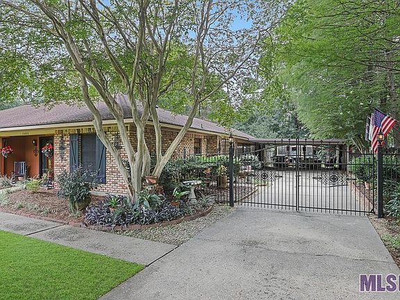 4th image of 15015 Russett Dr