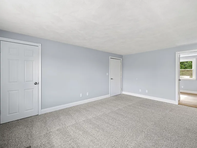 Drummond Estates Apartments — Photo 7