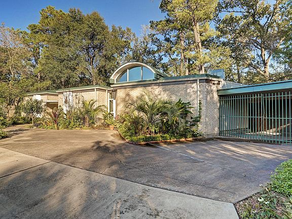 3rd image of 1 Pine Creek Ln