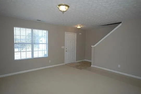 2 bed, 1470 sqft, $1,600 — Photo 4