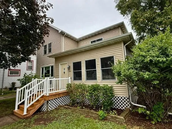 404 1st St, Menasha, WI 54952