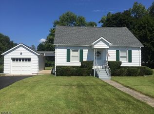 50 Roxbury Dr, Kenvil, NJ 07847