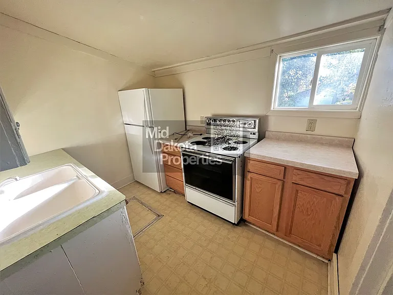 608 S Wisconsin St — Photo 4