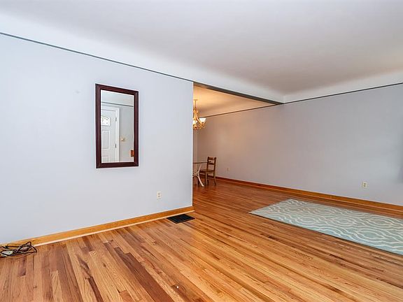 4th image of 2196 Sylved Ln