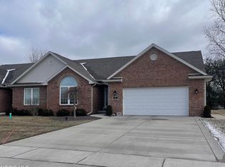 16 Crabtree Ct, Swanton, OH 43558