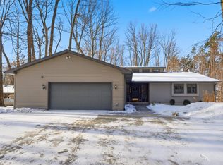 N5153 Woodhaven Ct, Shiocton, WI 54170
