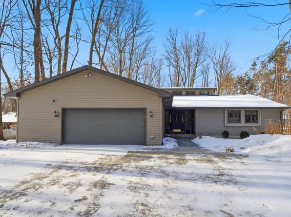 N5153 Woodhaven Ct, Shiocton, WI 54170