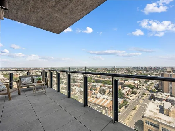 2286 Cropsey Avenue image 24 of 26