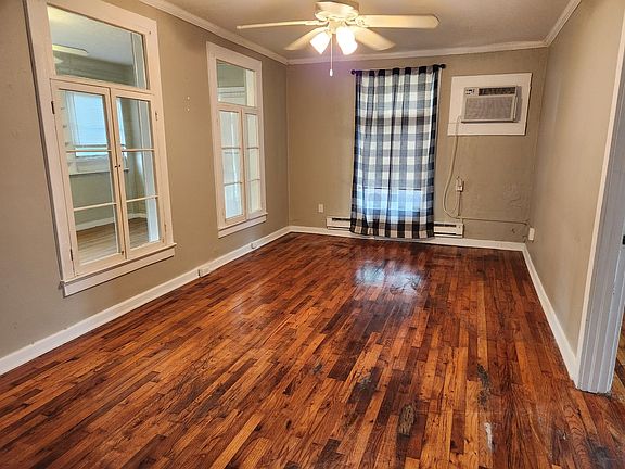 2nd image of 112 N Gardiner Ct #2