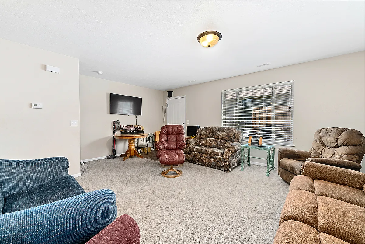 Building Photo - 1030 N Main Ave #C