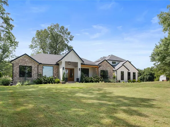 3335 S Barrington Rd, Fayetteville, AR 72704