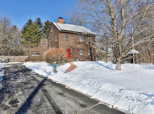60 Whittier St, Newton, NH 03858