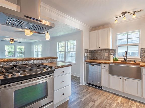 5th image of 1627 N Market Ave