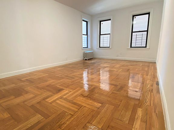 4th image of 2538 Bronxwood Ave