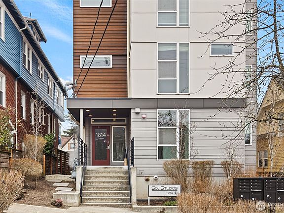 4th image of 1814 E John Street