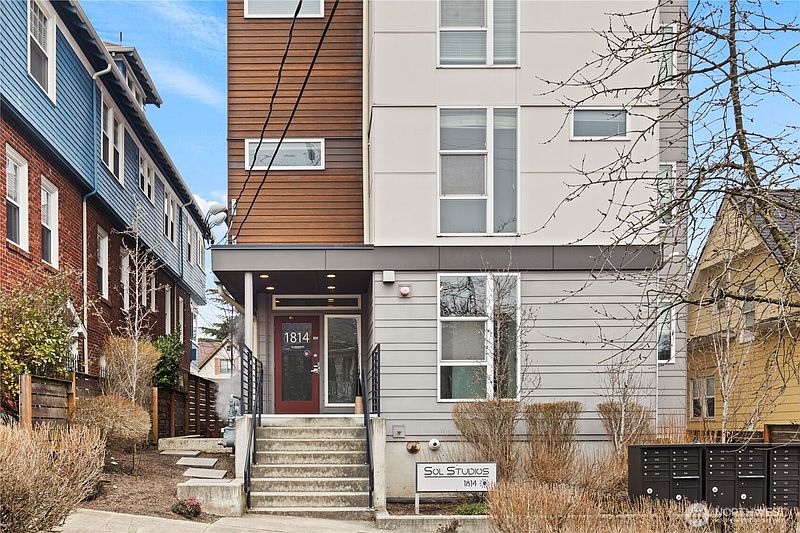 4th image of 1814 E John Street