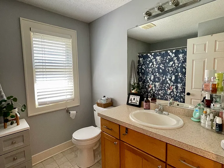 31 Mumford St #LOWER — Photo 9