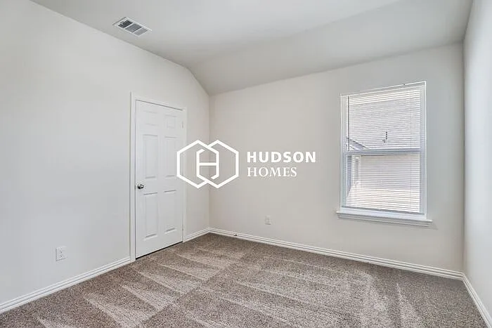 940 S Holly Ave — Photo 7