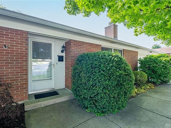 3rd image of 718 Clareridge Ln