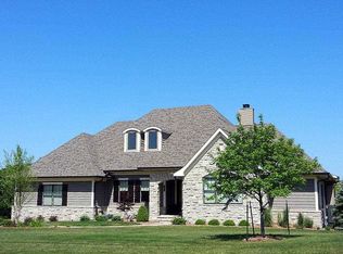 19440 251st Ave, Bettendorf, IA 52722