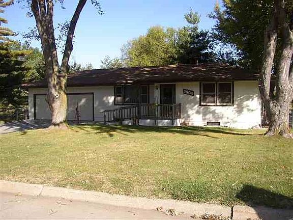 3rd image of 7904 Himebaugh Ave