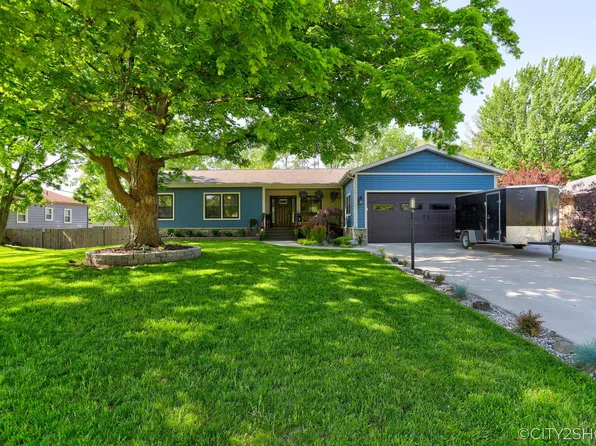 1954 Andrew St SE, Kentwood, MI 49508