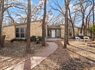 100 Sands Dr, Azle, TX 76020