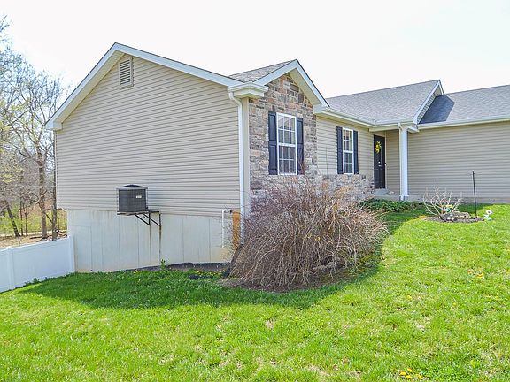 3rd image of 132 Rockport Dr