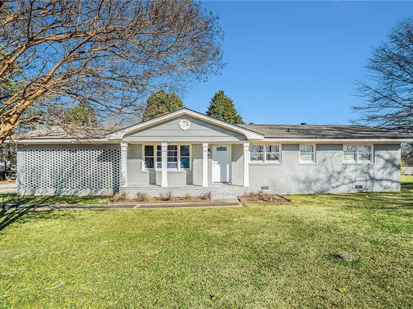 53 East Ave, Winder, GA 30680