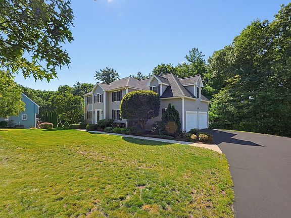 2nd image of 40 Heritage Ave