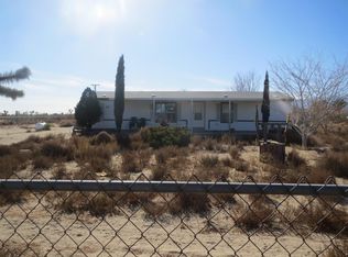 5575 Dos Palmas Rd, Phelan, CA 92371