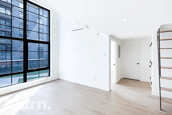 Rented by Mdrn Residential | media 13