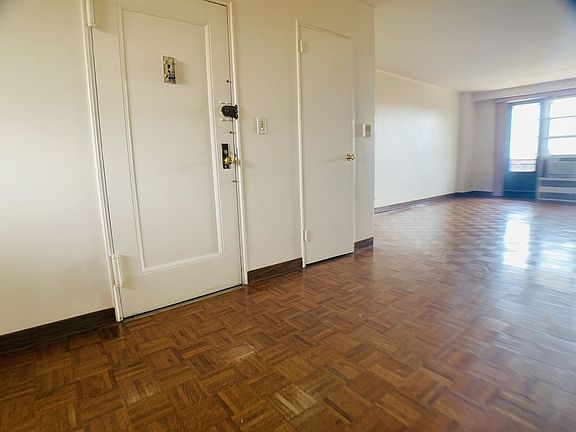 5th image of 3511 86th St #9L
