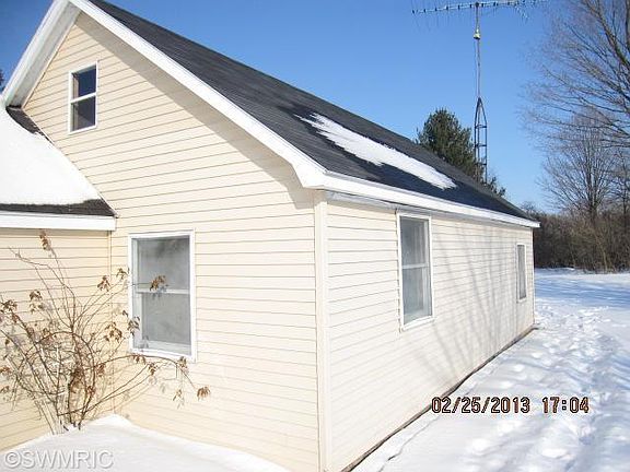 4th image of 6572 W 112th St