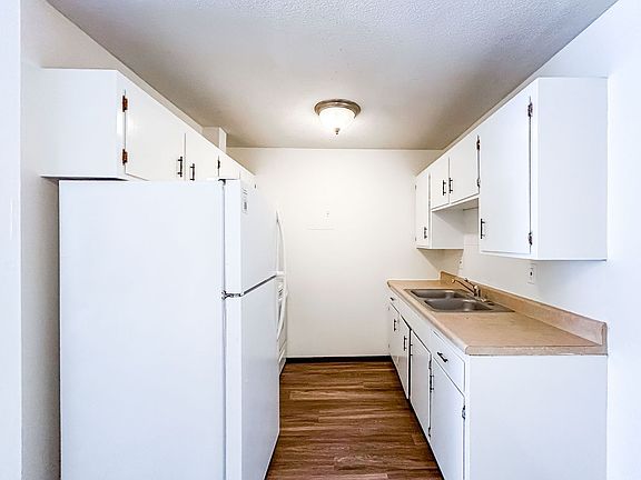 5th image of 2324 Bryant Ave S APT 201