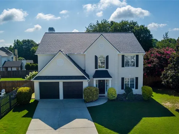1015 Amber Leaf Ct, Roswell, GA 30076