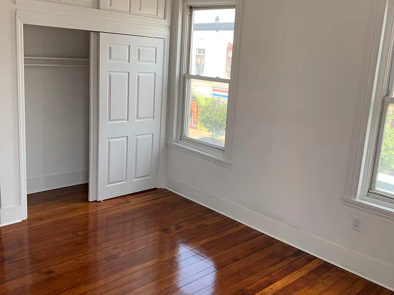 1026 N Randolph St #A — Photo 5