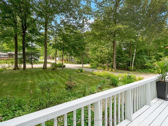 5th image of 33 Oneida Cres