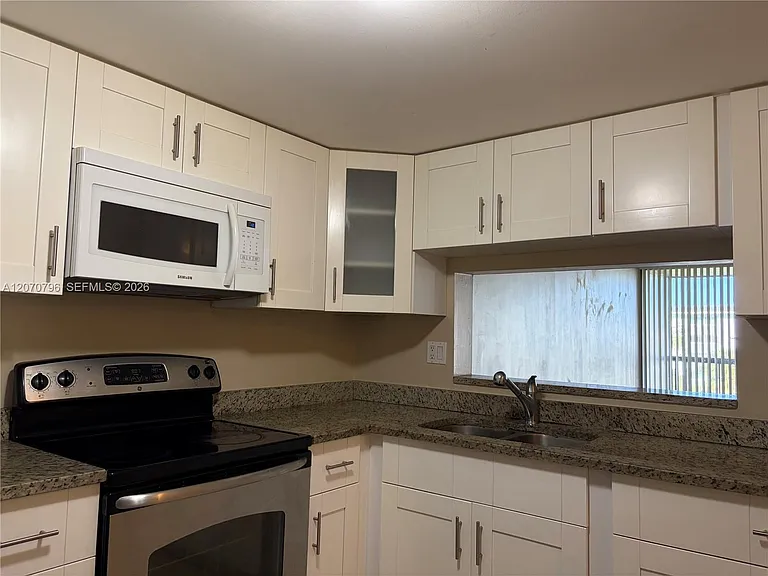 10865 SW 112th Ave #313 — Photo 9