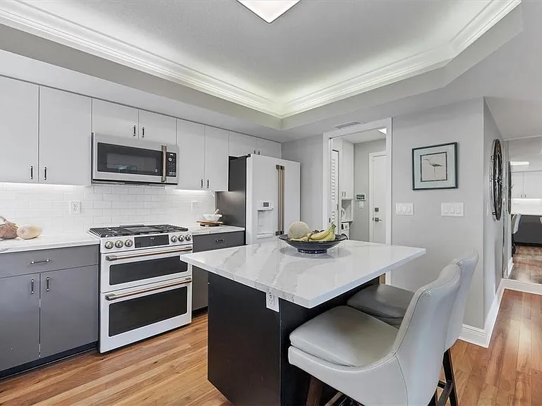 200 Cocoanut Ave #7 — Photo 14